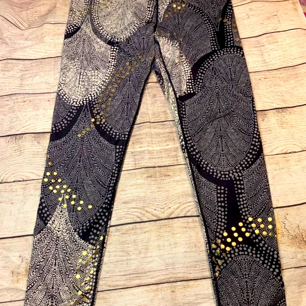 Fabletics beautiful design leggings